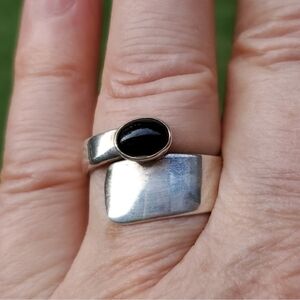 Silpada 925 Sterling Silver Wrap Around Ring with Genuine Black Onyx R0846